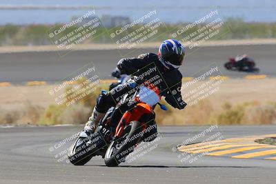 media/Oct-08-2022-SoCal Trackdays (Sat) [[1fc3beec89]]/Turn 14 (1050am)/